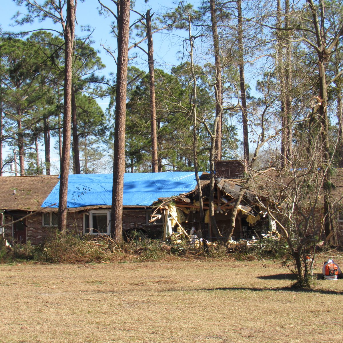 Super neighbors pitch in to help after tornado – Adel News – Tribune